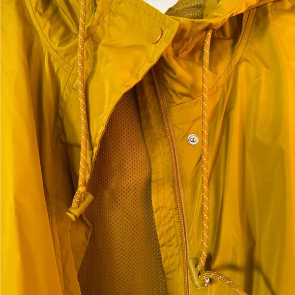Great Old Navy Plus Size Raincoat in Green-yellow Chartreuse color - Picture 6 of 14